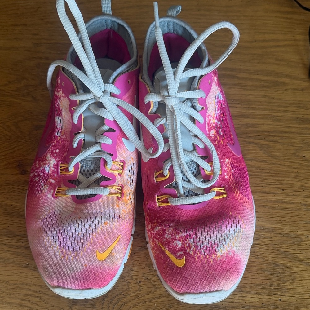 Nike Kids Pink Gradient Sneakers with Yellow Accents